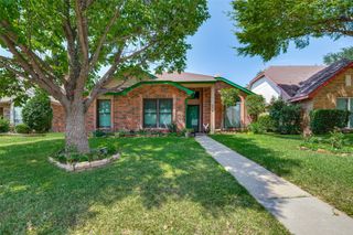 2910 Spinner Lane, Grand Prairie, TX 75052