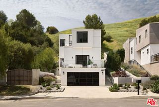 4967 Llano Drive, Woodland Hills, CA 91364