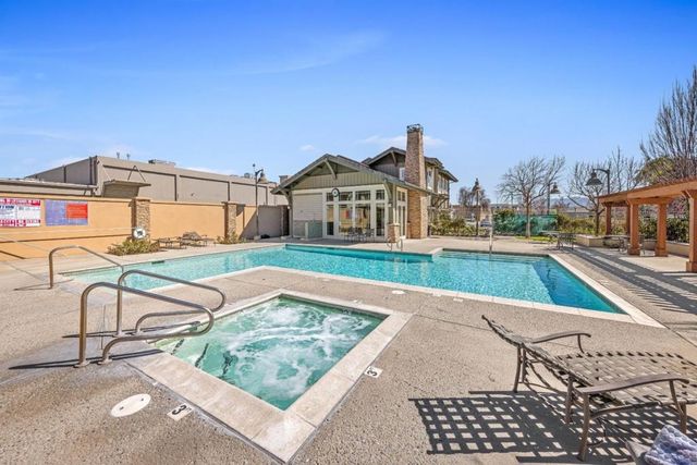 2881 Meridian Avenue 323, San Jose, CA 95124