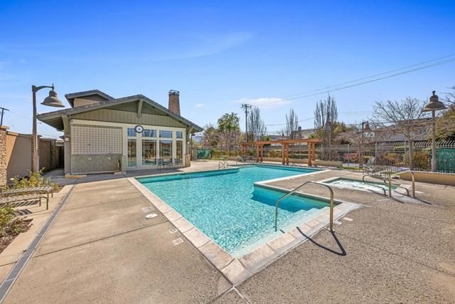 2881 Meridian Avenue 323, San Jose, CA 95124