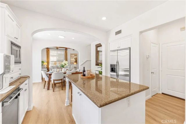 22 Arborside, Irvine, CA 92603