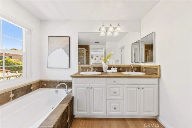 22 Arborside, Irvine, CA 92603