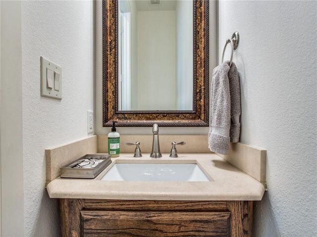 5034 Meridian Lane, Addison, TX 75001