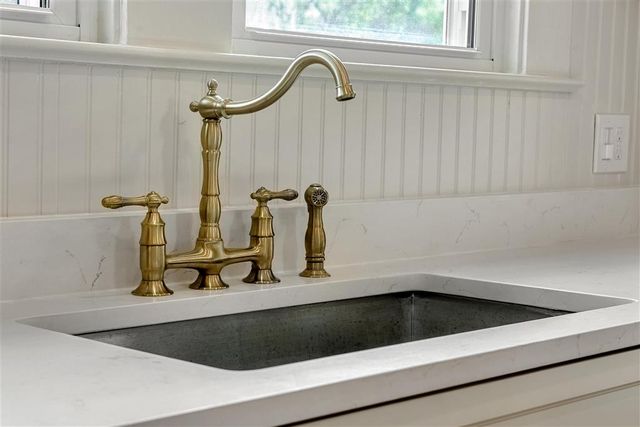 1202 Louisiana Avenue, Lake Charles, LA 70601