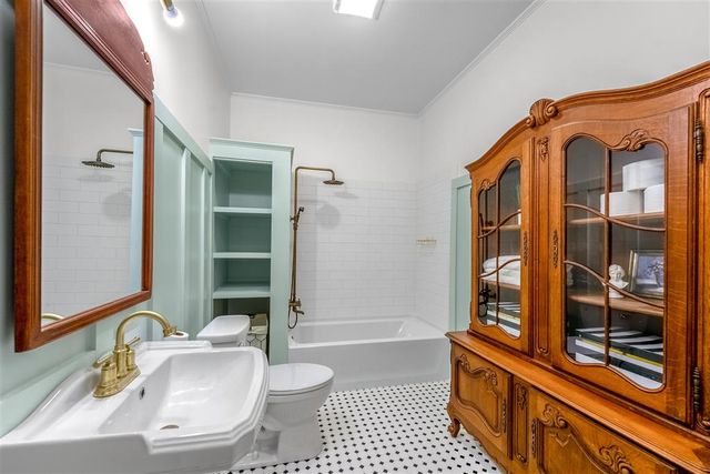 1202 Louisiana Avenue, Lake Charles, LA 70601