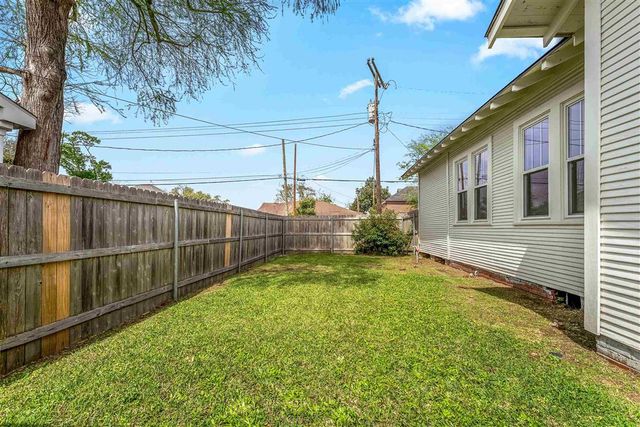 1202 Louisiana Avenue, Lake Charles, LA 70601