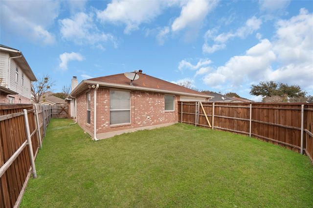 2840 Saint Johns Avenue, Lancaster, TX 75146