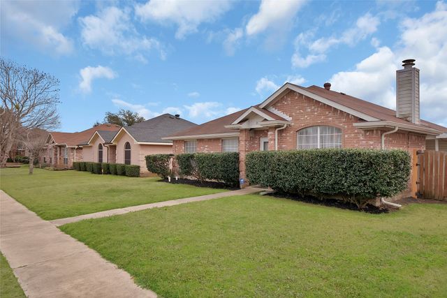 2840 Saint Johns Avenue, Lancaster, TX 75146