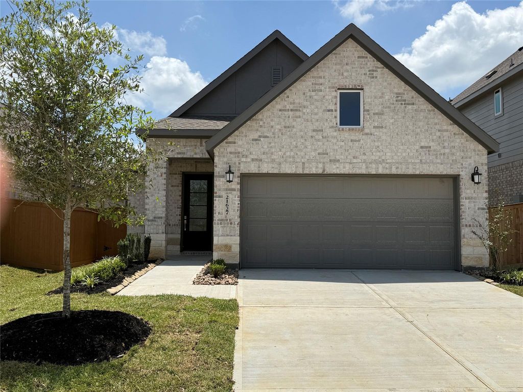 21627 Carbonari Drive, Hockley, TX 77447