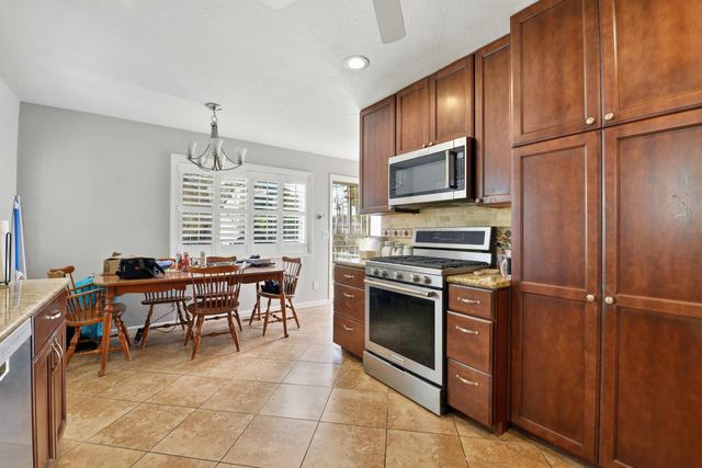 2362 W Euclid Ave, Stockton, CA 95204