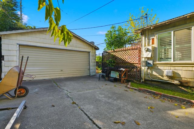 2362 W Euclid Ave, Stockton, CA 95204