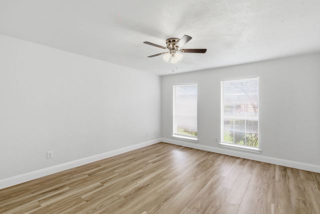 8117 Broken Arrow Road, Fort Worth, TX 76137