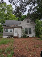 1500 W 17th Avenue, Pine Bluff, AR 71603