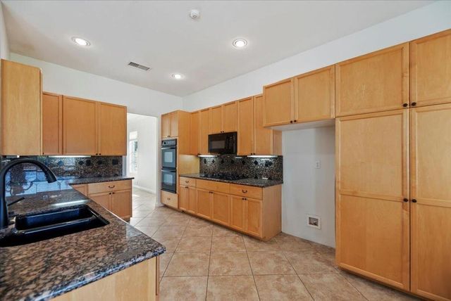 40963 Avenida Solana, Palm Desert, CA 92260