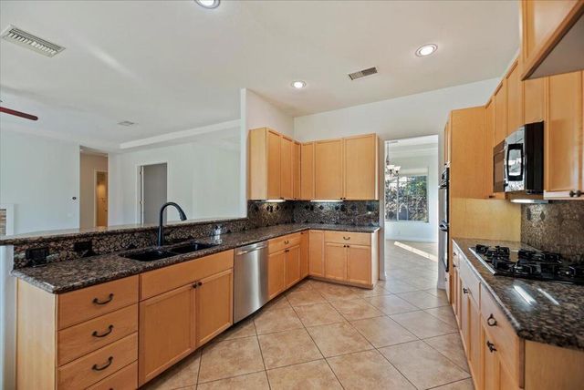 40963 Avenida Solana, Palm Desert, CA 92260