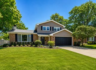 1621 Longmeadow Drive, Glenview, IL 60026