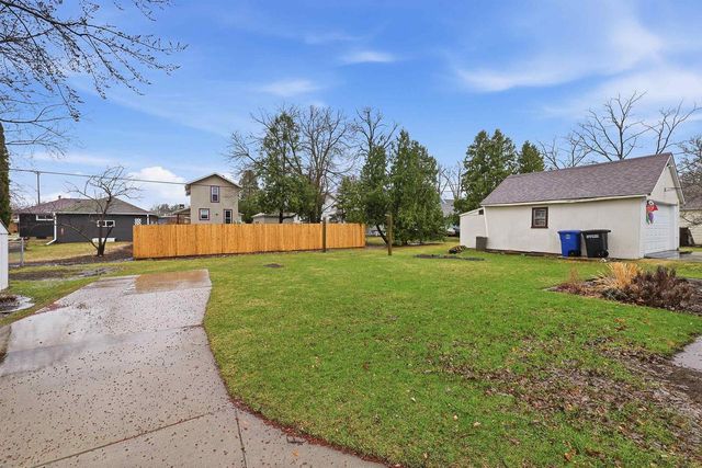 149 W 23RD AVENUE, Oshkosh, WI 54902