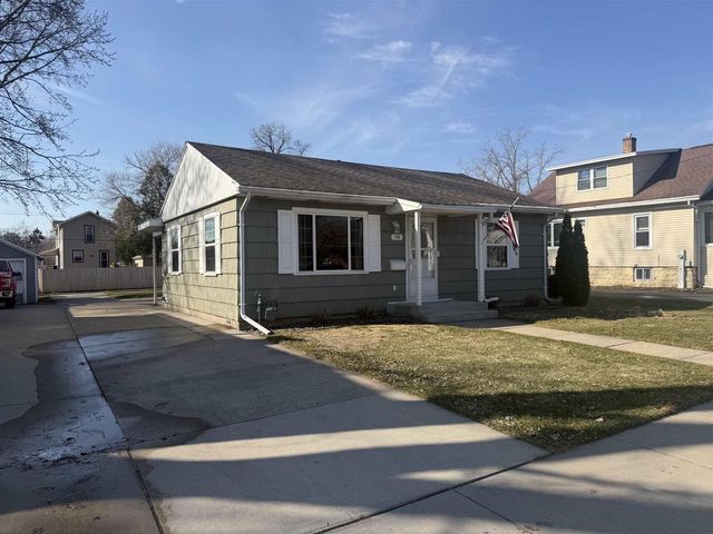 149 W 23RD AVENUE, Oshkosh, WI 54902