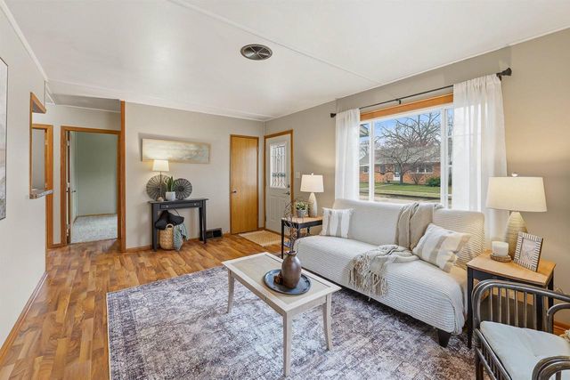 149 W 23RD AVENUE, Oshkosh, WI 54902