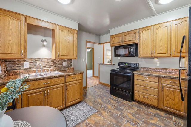 149 W 23RD AVENUE, Oshkosh, WI 54902