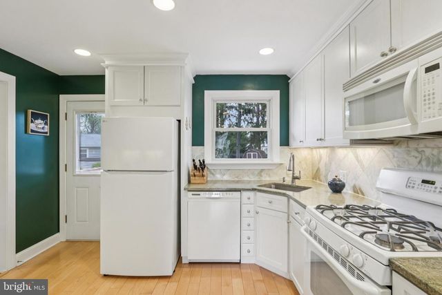 34 ALLWOOD DR, Lawrence Township, NJ 08648