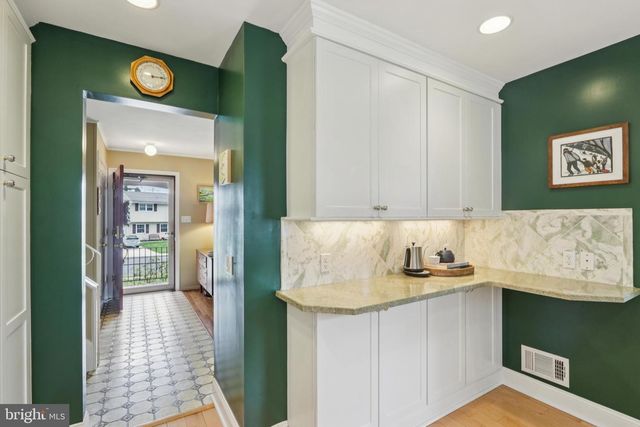 34 ALLWOOD DR, Lawrence Township, NJ 08648