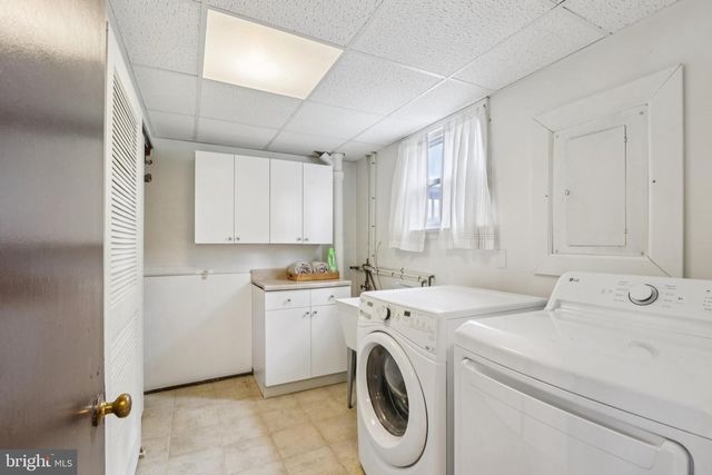 34 ALLWOOD DR, Lawrence Township, NJ 08648