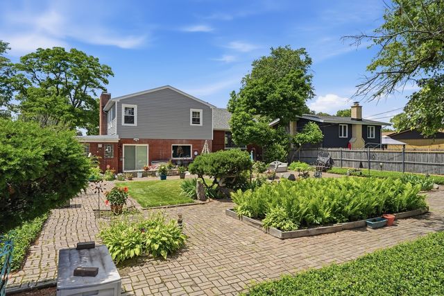 9817 Tulley Avenue, Oak Lawn, IL 60453