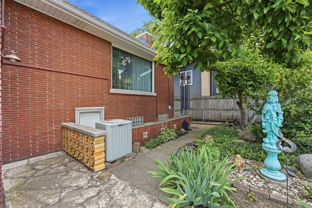 9817 Tulley Avenue, Oak Lawn, IL 60453