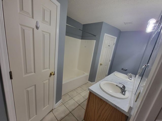 1004 Tori Ln Lane, Beebe, AR 72012