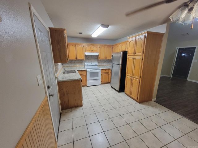 1004 Tori Ln Lane, Beebe, AR 72012