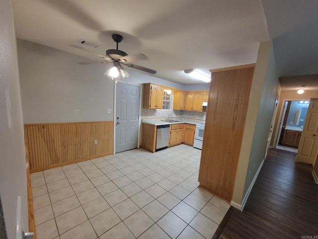 1004 Tori Ln Lane, Beebe, AR 72012