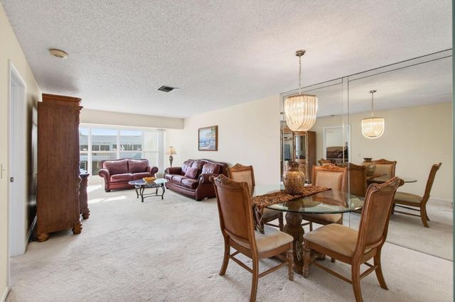 1721 NW 20th Avenue 201, Delray Beach, FL 33445