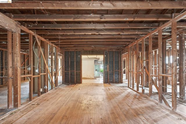 3216 Belmont Way, Alameda, CA 94502