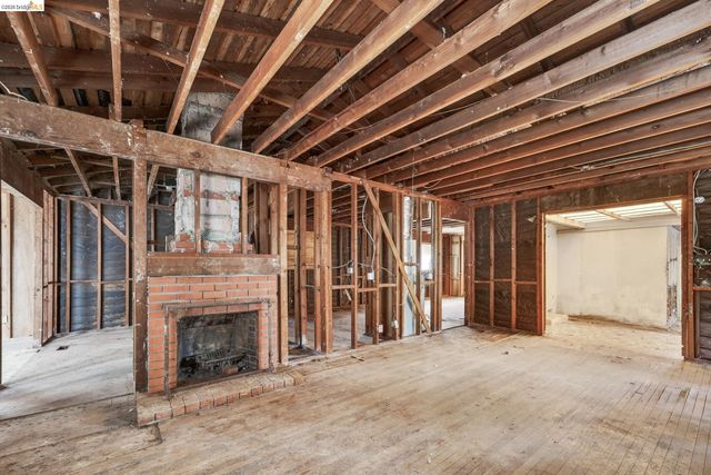 3216 Belmont Way, Alameda, CA 94502