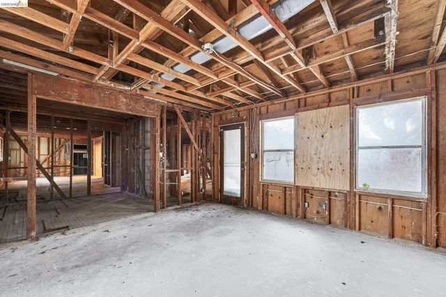 3216 Belmont Way, Alameda, CA 94502