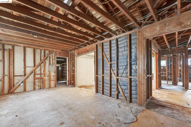 3216 Belmont Way, Alameda, CA 94502