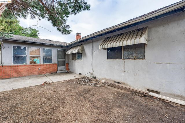 3216 Belmont Way, Alameda, CA 94502