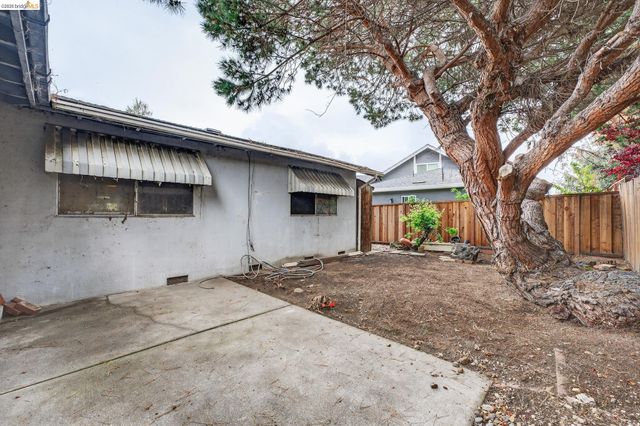 3216 Belmont Way, Alameda, CA 94502
