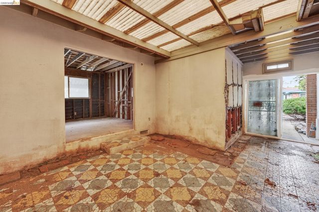 3216 Belmont Way, Alameda, CA 94502