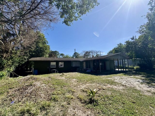 2110 Cortez Boulevard, Fort Pierce, FL 34982