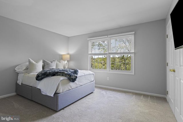 1012 SAINT GEORGES LN, Landenberg, PA 19350