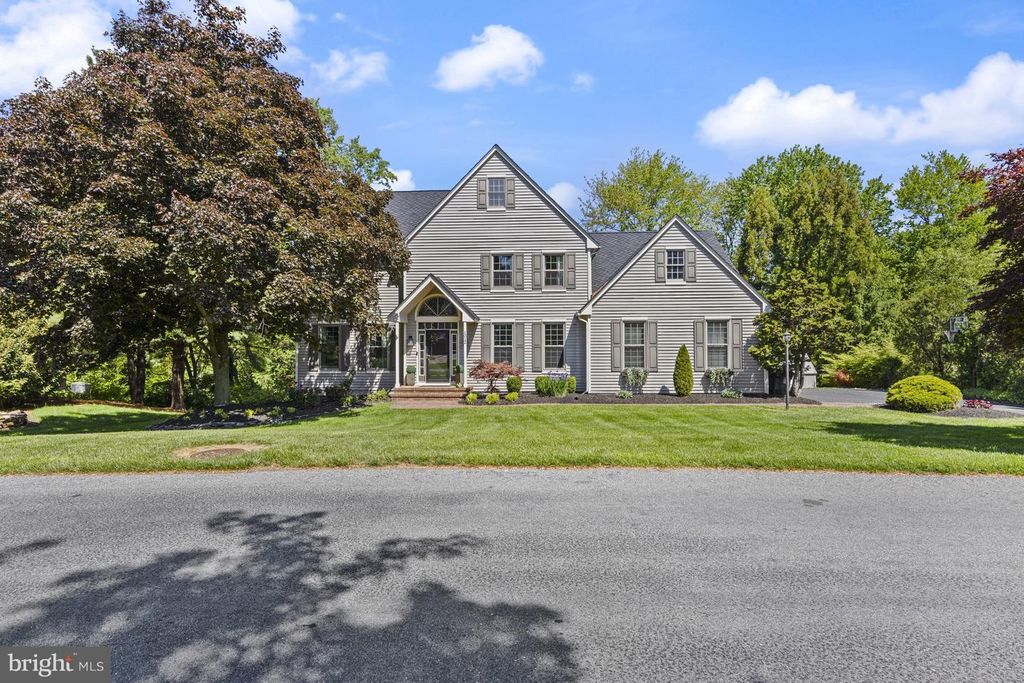 1012 SAINT GEORGES LN, Landenberg, PA 19350