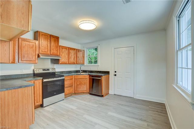 2833 Ryland RD, Hampton, VA 23661