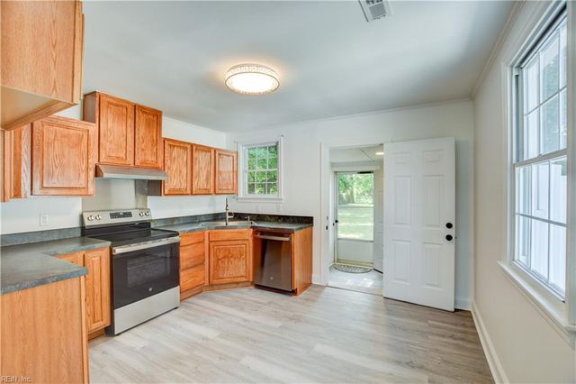 2833 Ryland RD, Hampton, VA 23661