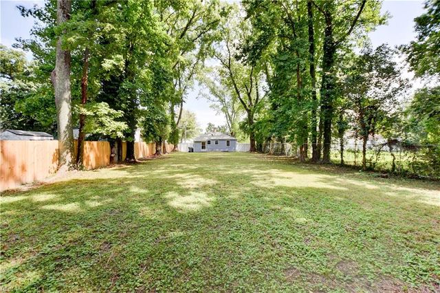 2833 Ryland RD, Hampton, VA 23661