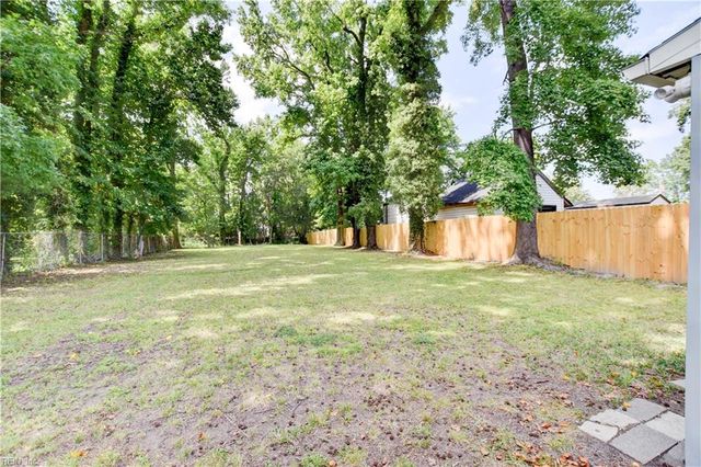 2833 Ryland RD, Hampton, VA 23661