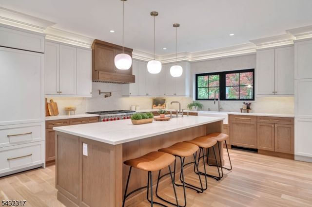 266 Brooklake Rd, Florham Park Boro, NJ 07932