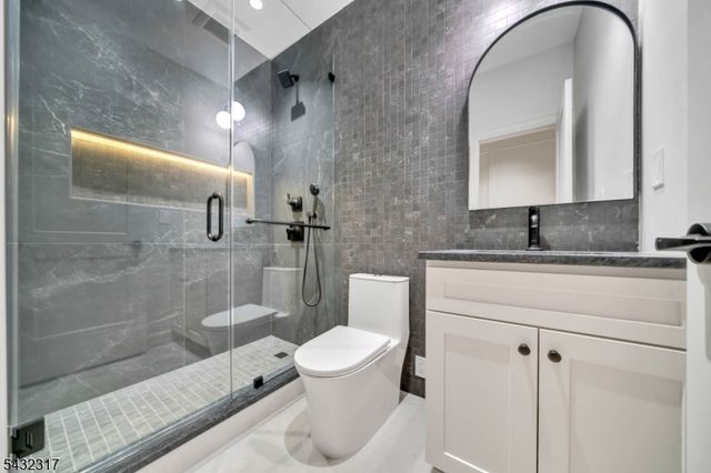 266 Brooklake Rd, Florham Park Boro, NJ 07932