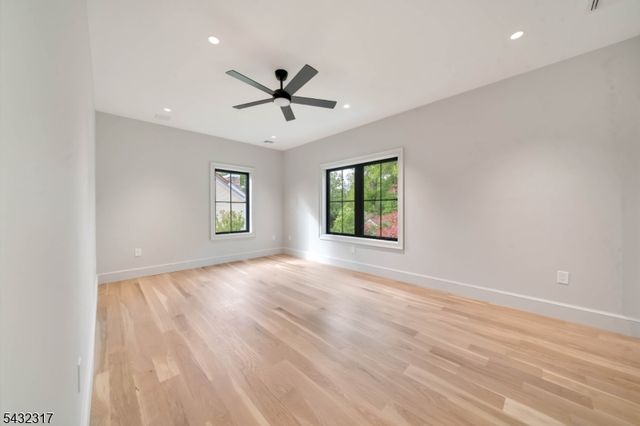266 Brooklake Rd, Florham Park Boro, NJ 07932